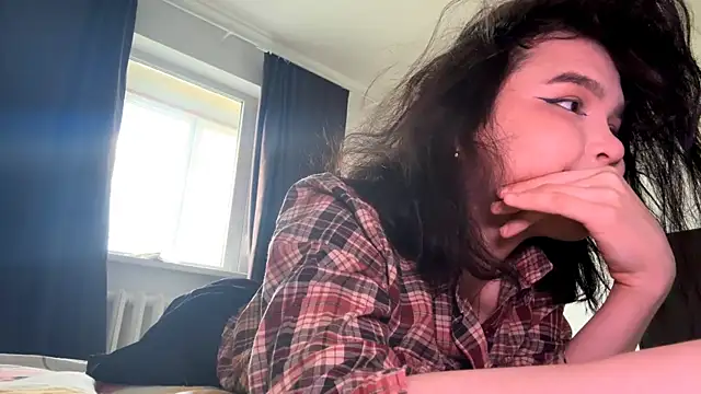 Snapshot of CartiBlue chatting on 04/28/26, 11:37 CartiBlue online show from 04/28/26, 11:37