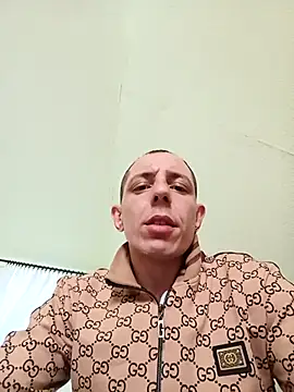 Snapshot of Hugo1993 chatting on 04/03/26, 02:48 Hugo1993 online show from 04/03/26, 02:48