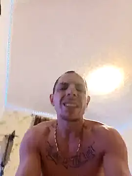 Snapshot of Hugo1993 chatting on 04/12/26, 08:41 Hugo1993 online show from 04/12/26, 08:41