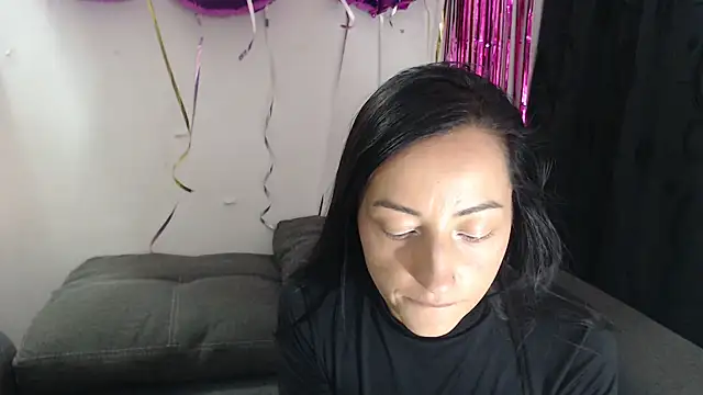 Snapshot of Meeegan_lov chatting on 07/26/26, 04:31 Meeegan lov online show from 07/26/26, 04:31