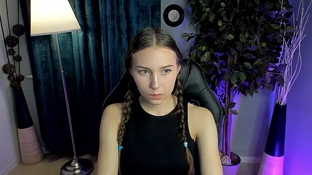 Snapshot of OliviaLang chatting on 03/10/26, 11:59 OliviaLang online show from 03/10/26, 11:59