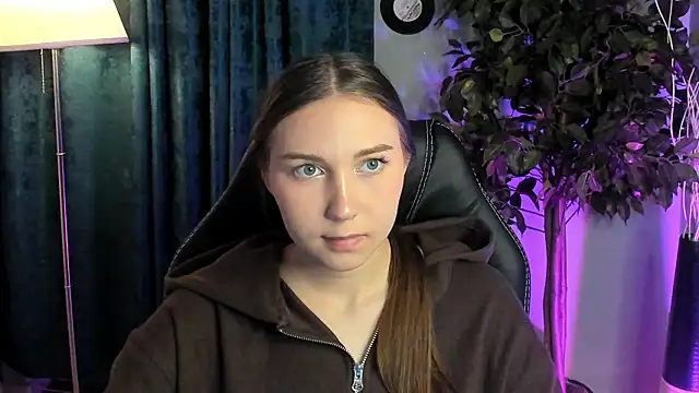 Snapshot of OliviaLang chatting on 03/19/26, 12:53 OliviaLang online show from 03/19/26, 12:53