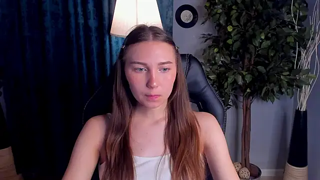 Snapshot of OliviaLang chatting on 04/03/26, 11:30 OliviaLang online show from 04/03/26, 11:30