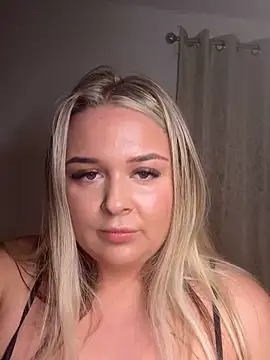 Snapshot of Goldieluxe chatting on 03/01/26, 12:34 Goldieluxe online show from 03/01/26, 12:34