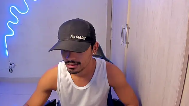 jossi12345j online show from 04/14/26, 05:02