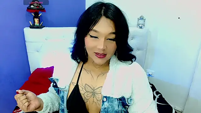 Snapshot of isadoraqueeen chatting on 03/02/26, 01:19 isadoraqueeen online show from 03/02/26, 01:19