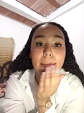 kiaria Glow online show from 03/03/26, 10:37