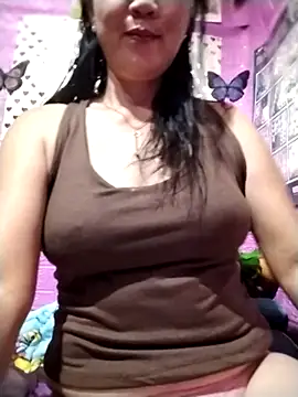 Snapshot of sweet_lyn2025 chatting on 04/20/26, 03:20 sweet lyn2025 online show from 04/20/26, 03:20