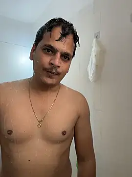 Snapshot of the_guy_u_desire chatting on 03/27/26, 05:57 the guy u desire online show from 03/27/26, 05:57