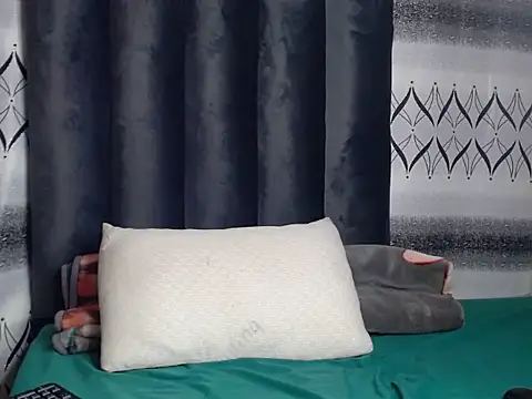Snapshot of Kinky-Nicky04 chatting on 05/18/26, 03:51 Kinky-Nicky04 online show from 05/18/26, 03:51