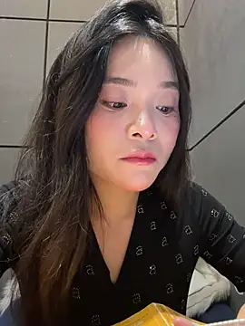 Snapshot of hot_soft22 chatting on 03/04/26, 10:43 hot soft22 online show from 03/04/26, 10:43