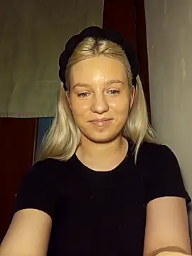 Snapshot of Glowing_Jessica chatting on 03/01/26, 01:13 Glowing Jessica online show from 03/01/26, 01:13