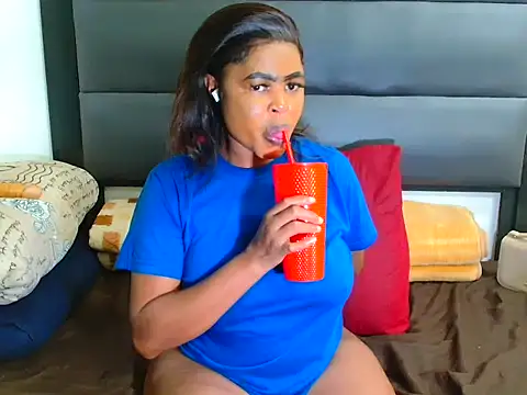 SpicyKittyxxx online show from 04/01/26, 01:41