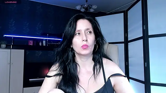 Snapshot of Lucky_Milf chatting on 07/07/26, 08:13 Lucky Milf online show from 07/07/26, 08:13