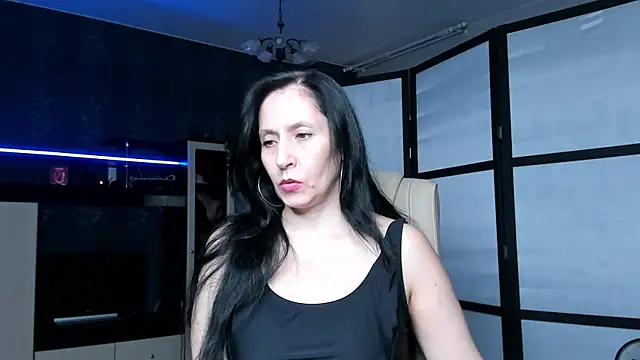 Snapshot of Lucky_Milf chatting on 07/09/26, 02:21 Lucky Milf online show from 07/09/26, 02:21