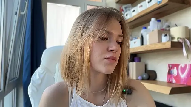 Snapshot of cyberl0ve_ chatting on 06/06/26, 11:37 cyberl0ve online show from 06/06/26, 11:37