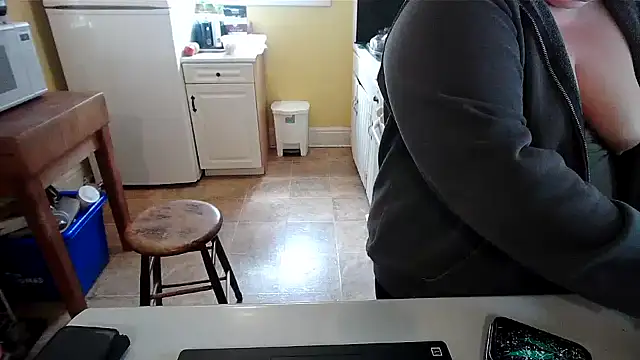 smalltowntrouble online show from 04/30/26, 03:51