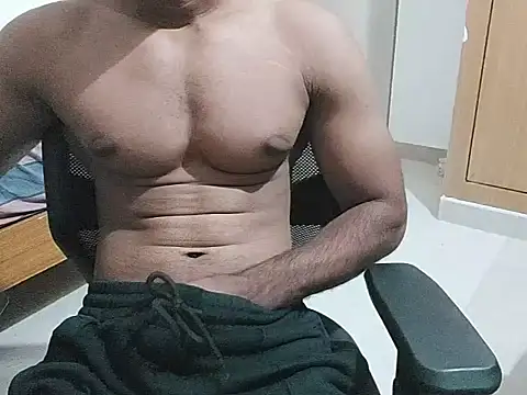 Snapshot of kratosTheHunk chatting on 06/09/26, 05:35 kratosTheHunk online show from 06/09/26, 05:35