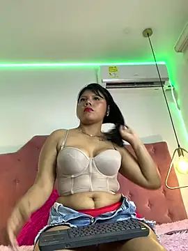 Snapshot of Zarahoneey_ chatting on 03/03/26, 11:49 Zarahoneey online show from 03/03/26, 11:49