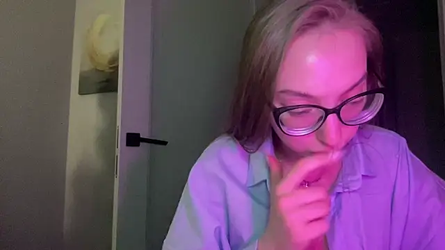 Snapshot of AngelinaFox0202 chatting on 03/02/26, 08:15 AngelinaFox0202 online show from 03/02/26, 08:15