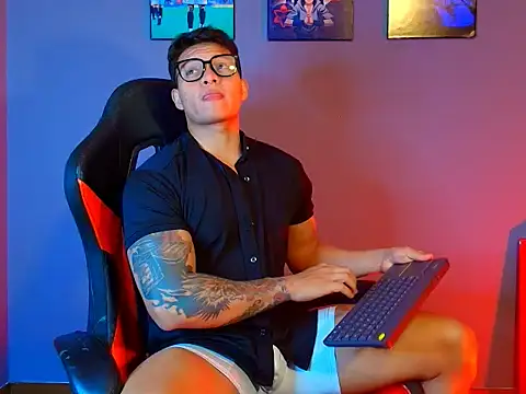 Snapshot of evan_greey01 chatting on 03/04/26, 03:56 evan greey01 online show from 03/04/26, 03:56