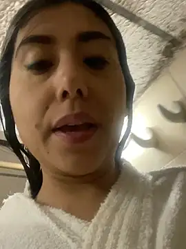 stefanyqueen69 online show from 04/17/26, 12:19