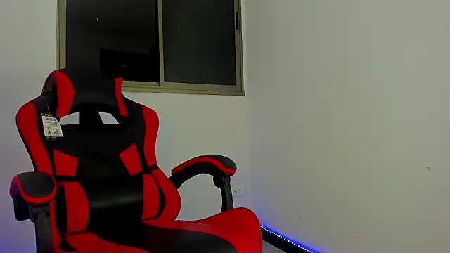 Snapshot of Mnell28 chatting on 03/04/26, 06:19 Mnell28 online show from 03/04/26, 06:19