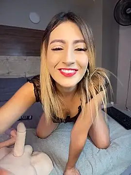 Snapshot of Emma_Reyes chatting on 06/18/26, 03:49 Emma Reyes online show from 06/18/26, 03:49