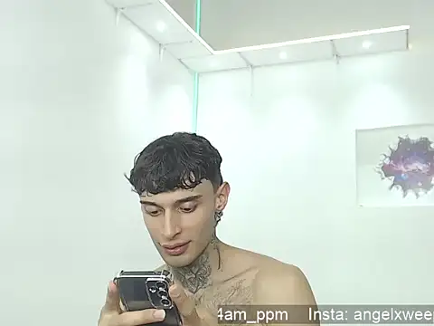 yourxcyberxangel online show from 04/12/26, 08:36