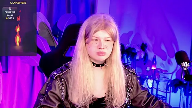 LilithNlsn online show from 04/02/26, 09:34