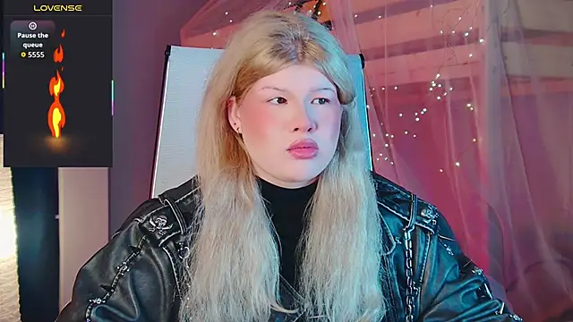 LilithNlsn online show from 04/19/26, 03:50