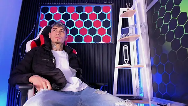 Max Hader  online show from 03/28/26, 02:44