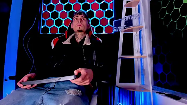 Max Hader  online show from 03/30/26, 02:56