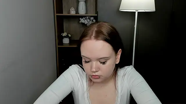 Snapshot of LeahAllsop chatting on 03/03/26, 08:42 LeahAllsop online show from 03/03/26, 08:42