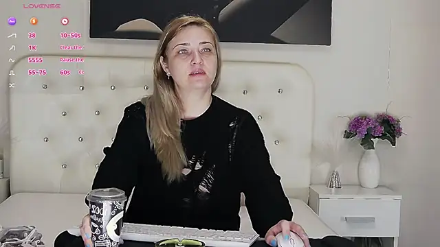 MellanieBliss online show from 04/23/26, 04:35