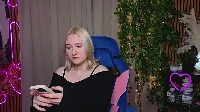 Snapshot of SharonRodriguez chatting on 03/23/26, 08:51 SharonRodriguez online show from 03/23/26, 08:51