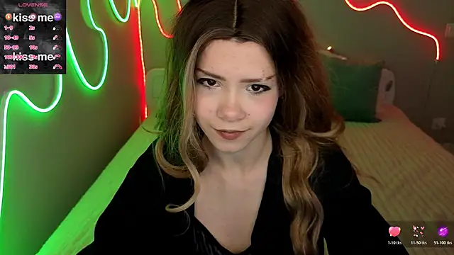 llittle-peachh online show from 04/10/26, 10:03