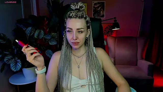 Snapshot of MonicaRiley chatting on 06/17/26, 04:30 MonicaRiley online show from 06/17/26, 04:30