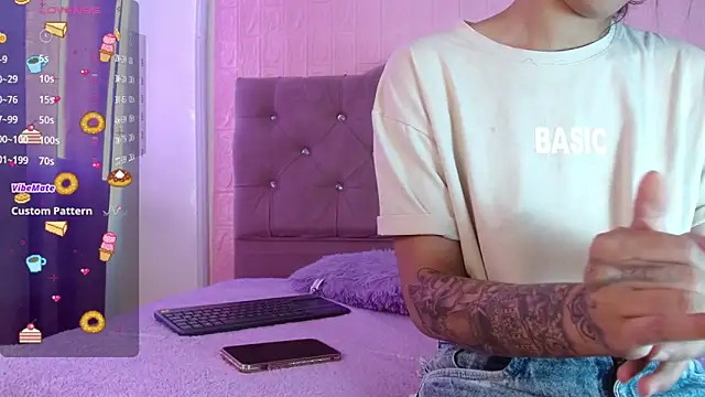 Snapshot of Sinner_Brown chatting on 03/03/26, 01:06 Sinner Brown online show from 03/03/26, 01:06