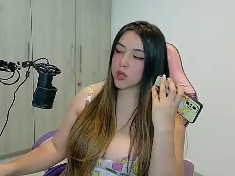 SarahMoonXO online show from 04/16/26, 09:39