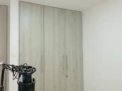 SarahMoonXO online show from 04/19/26, 10:23