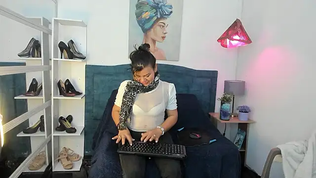 KiaraXMilf online show from 03/22/26, 12:30