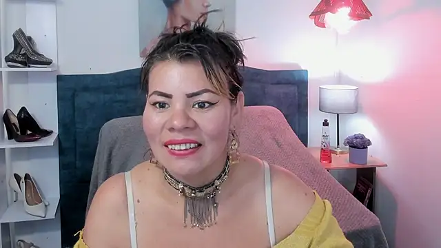 KiaraXMilf online show from 03/31/26, 07:25