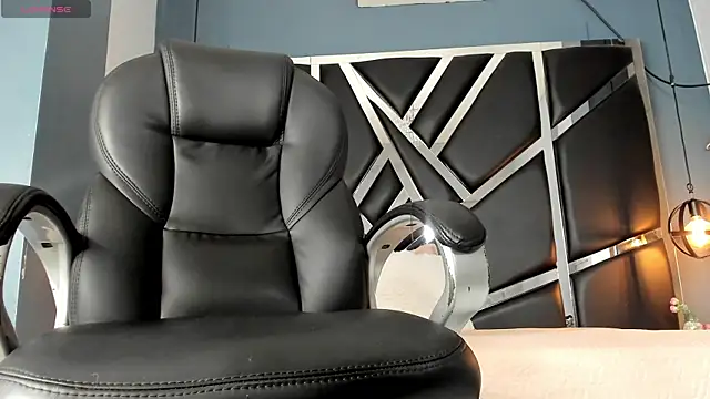 Esmeralda  18 online show from 03/31/26, 07:36