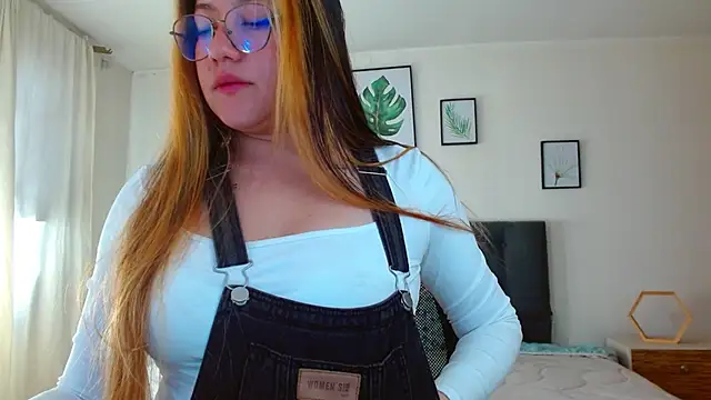 Snapshot of samanthachop chatting on 07/28/26, 01:32 samanthachop online show from 07/28/26, 01:32