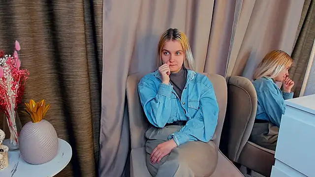 AveIinaStromain online show from 03/05/26, 12:56