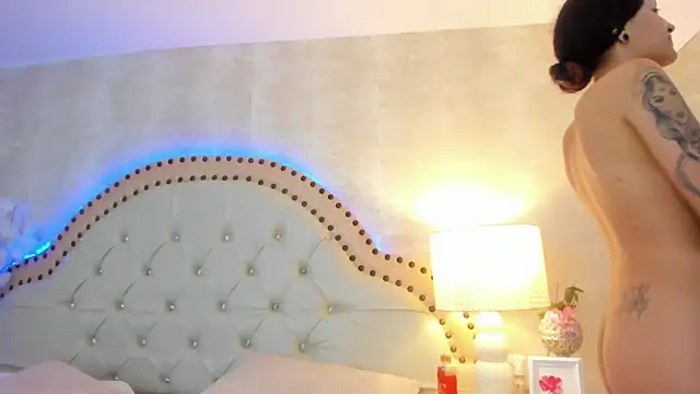 EllaEvanzz online show from 03/04/26, 08:48