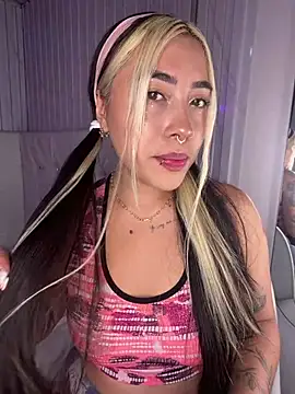 ManuelaVeeleez online show from 06/23/26, 05:49