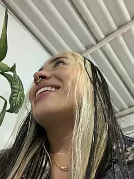ManuelaVeeleez online show from 06/24/26, 01:59