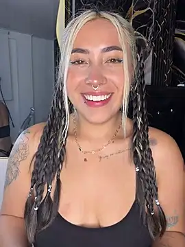 ManuelaVeeleez online show from 06/26/26, 06:29